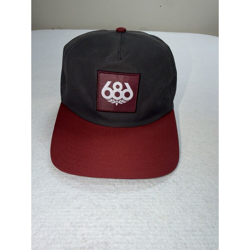 686 Snowboard Hat Snapback Dark Gray Maroon Visor 686 Logo Patch Cap